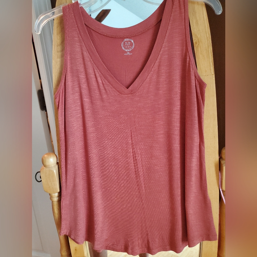 24/7 Comfort Apparel Women's Rose Tank Top
